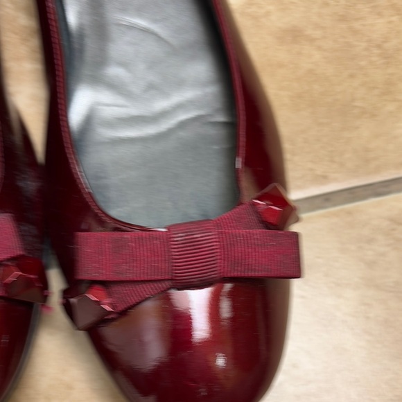 Stuart Weitzman Dark Red Patent Flats with Bow - Picture 6 of 6